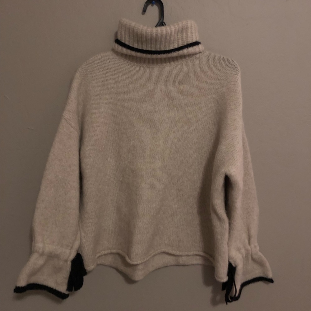 Comfy oversized turtle neck sweater